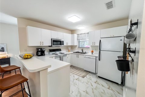 Villa ou maison à louer à The Villages, Floride: 1 chambre, 74.23 m2 № 1569638 - photo 8