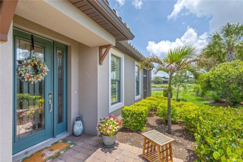 Villa ou maison à vendre à Sarasota, Floride: 2 chambres, 142.14 m2 № 2143066 - photo 2