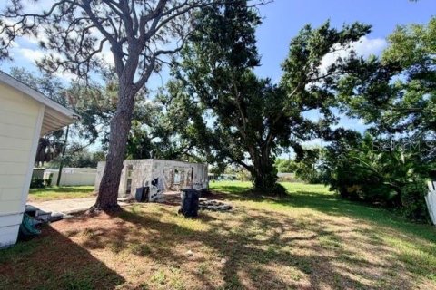 House in Bradenton, Florida 3 bedrooms, 134.52 sq.m. № 2259413 - photo 11