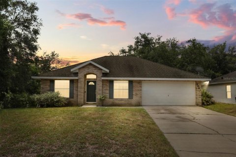 House in Deltona, Florida 3 bedrooms, 114.92 sq.m. № 2235406