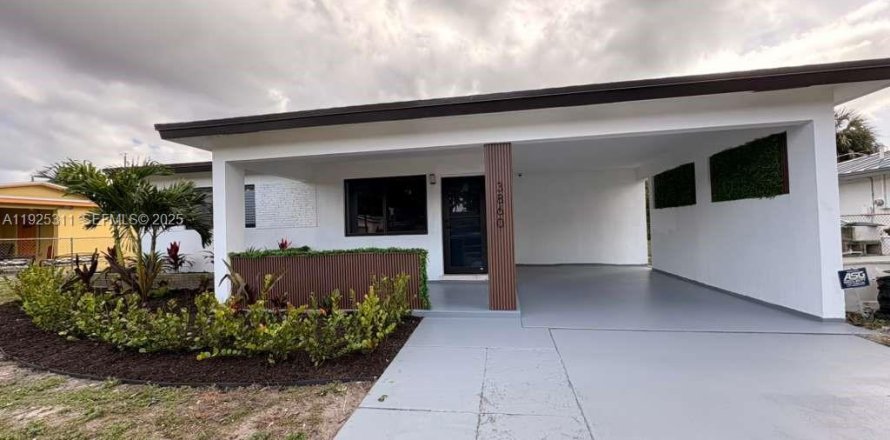 Дом в Лодерхилл, Флорида 3 спальни, 118.91м2 № 1991266