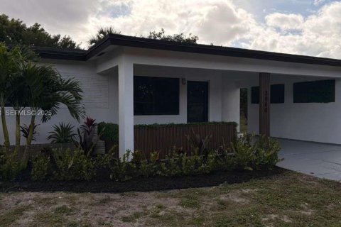 Купить виллу или дом в Лодерхилл, Флорида 3 спальни, 118.91м2, № 1991266 - фото 3