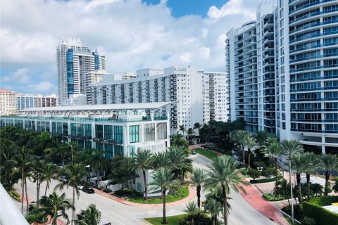 Снять в аренду кондоминиум в Майами-Бич, Флорида 2 спальни, 90.12м2, № 1989532 - фото 3