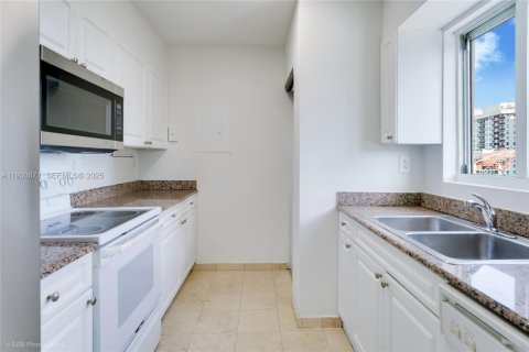 Снять в аренду кондоминиум в Майами-Бич, Флорида 2 спальни, 90.12м2, № 1989532 - фото 13
