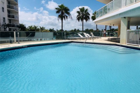 Снять в аренду кондоминиум в Майами-Бич, Флорида 2 спальни, 90.12м2, № 1989532 - фото 19