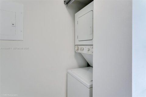 Снять в аренду кондоминиум в Майами-Бич, Флорида 2 спальни, 90.12м2, № 1989532 - фото 14