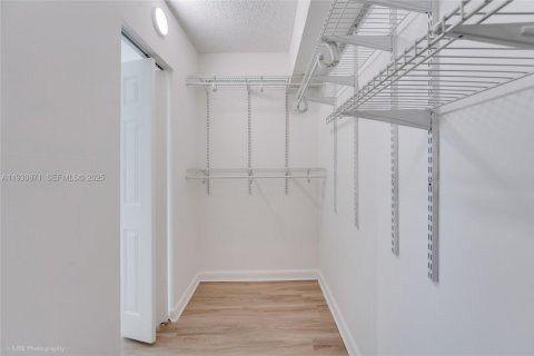 Снять в аренду кондоминиум в Майами-Бич, Флорида 2 спальни, 90.12м2, № 1989532 - фото 8