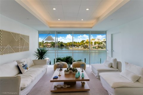 Снять в аренду кондоминиум в Майами-Бич, Флорида 2 спальни, 90.12м2, № 1989532 - фото 17