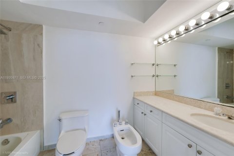 Снять в аренду кондоминиум в Майами-Бич, Флорида 2 спальни, 90.12м2, № 1989532 - фото 9