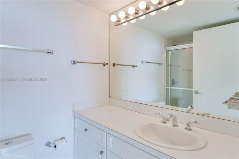 Снять в аренду кондоминиум в Майами-Бич, Флорида 2 спальни, 90.12м2, № 1989532 - фото 12