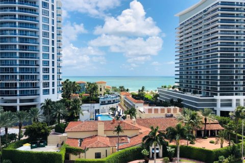 Снять в аренду кондоминиум в Майами-Бич, Флорида 2 спальни, 90.12м2, № 1989532 - фото 1