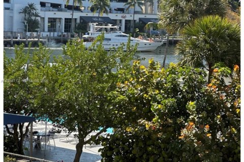 Condo in Hallandale Beach, Florida, 1 bedroom  № 2050938 - photo 8