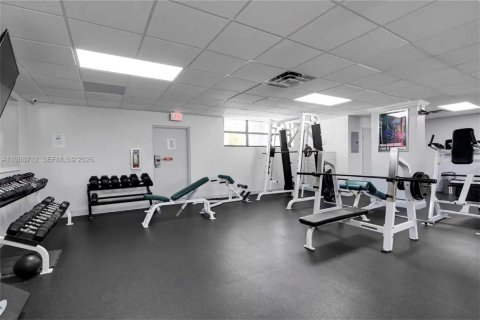 Condo in Hallandale Beach, Florida, 1 bedroom  № 2050938 - photo 14