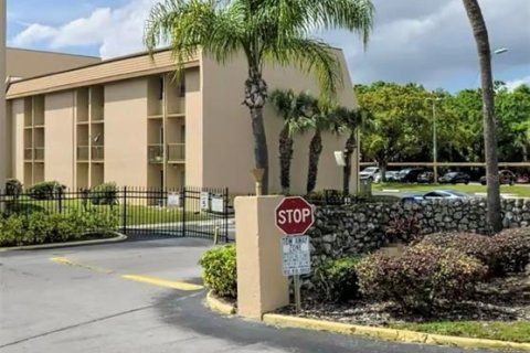 Condo in Tampa, Florida, 2 bedrooms № 2200912
