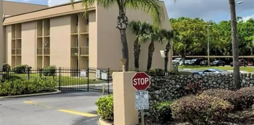 Condominio en Tampa, Florida, 2 dormitorios № 2200912