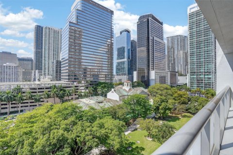 Condo in Miami, Florida, 1 bedroom № 2256220 - photo 12