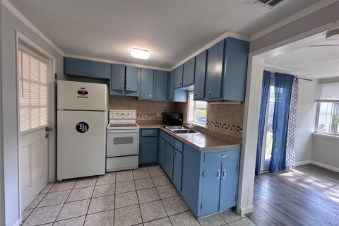 Villa ou maison à louer à Largo, Floride: 2 chambres, 55.18 m2 № 2148704 - photo 17