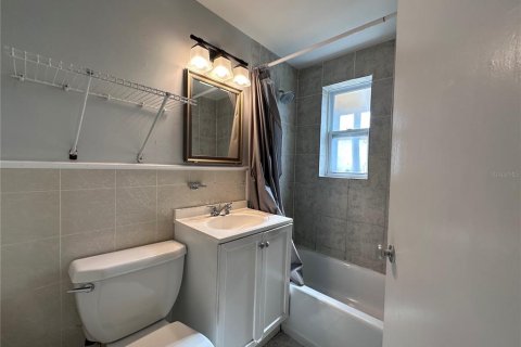 Villa ou maison à louer à Largo, Floride: 2 chambres, 55.18 m2 № 2148704 - photo 12