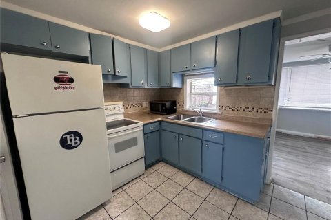 Villa ou maison à louer à Largo, Floride: 2 chambres, 55.18 m2 № 2148704 - photo 19