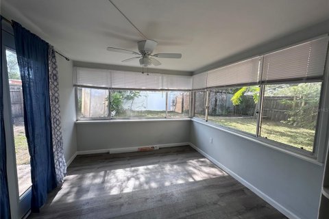 Villa ou maison à louer à Largo, Floride: 2 chambres, 55.18 m2 № 2148704 - photo 20