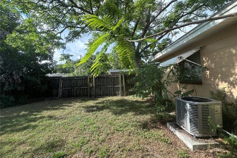 Villa ou maison à louer à Largo, Floride: 2 chambres, 55.18 m2 № 2148704 - photo 8