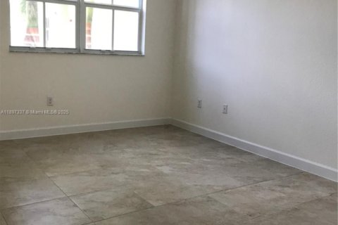 Copropriété à louer à Miami, Floride: 3 chambres, 117.99 m2 № 1948794 - photo 12