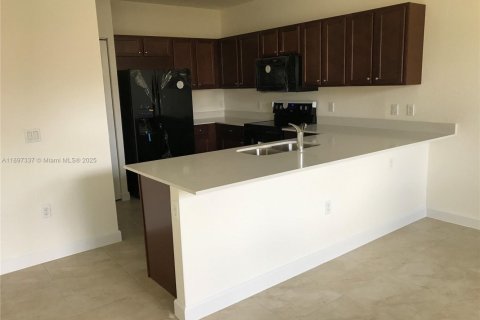 Copropriété à louer à Miami, Floride: 3 chambres, 117.99 m2 № 1948794 - photo 6