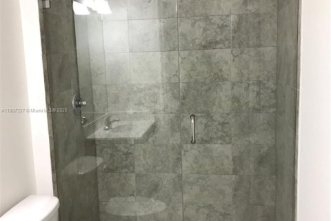 Copropriété à louer à Miami, Floride: 3 chambres, 117.99 m2 № 1948794 - photo 10