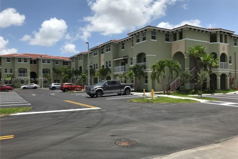 Copropriété à louer à Miami, Floride: 3 chambres, 117.99 m2 № 1948794 - photo 1