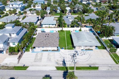 Propiedad comercial en venta en Holmes Beach, Florida, 2 dormitorios, 118.54 m2 № 2423945 - foto 4