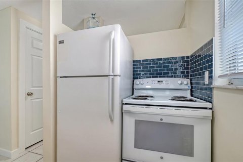 Propiedad comercial en venta en Holmes Beach, Florida, 2 dormitorios, 118.54 m2 № 2423945 - foto 30