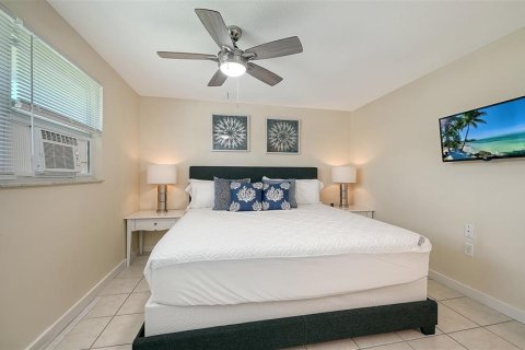 Propiedad comercial en venta en Holmes Beach, Florida, 2 dormitorios, 118.54 m2 № 2423945 - foto 17