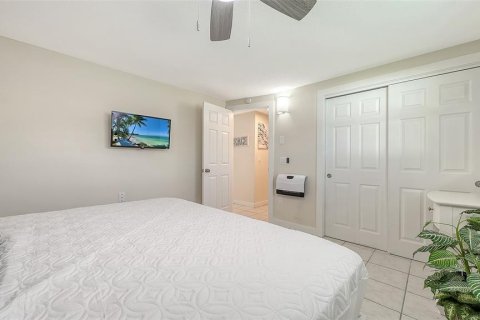 Propiedad comercial en venta en Holmes Beach, Florida, 2 dormitorios, 118.54 m2 № 2423945 - foto 18