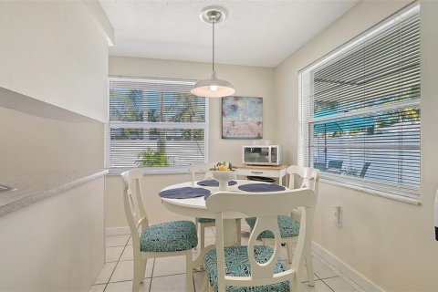 Propiedad comercial en venta en Holmes Beach, Florida, 2 dormitorios, 118.54 m2 № 2423945 - foto 26