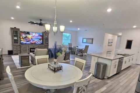 Casa en venta en Palm Coast, Florida, 4 dormitorios, 248.51 m2 № 2202382 - foto 9