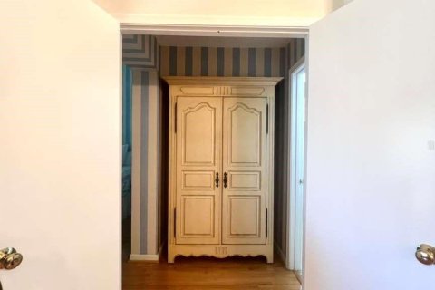 Купить кондоминиум в Сент-Питерсберг, Флорида 3 комнаты, 99.41м2, № 2147825 - фото 22