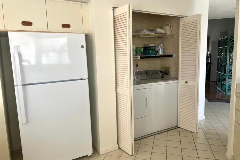 Купить кондоминиум в Сент-Питерсберг, Флорида 3 комнаты, 99.41м2, № 2147825 - фото 24