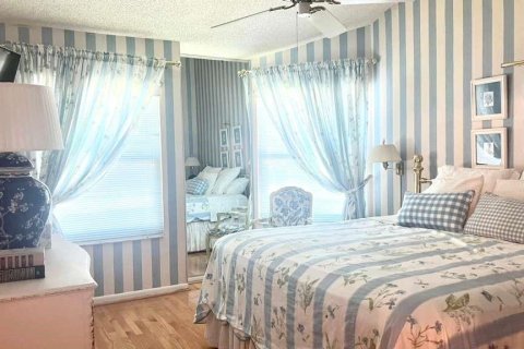 Купить кондоминиум в Сент-Питерсберг, Флорида 3 комнаты, 99.41м2, № 2147825 - фото 11