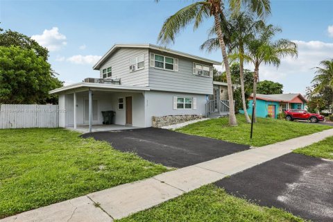 Villa ou maison à vendre à Boca Raton, Floride: 4 chambres, 147.53 m2 № 1948515 - photo 1