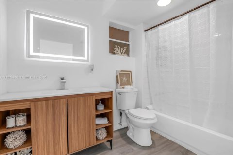 Condominio en venta en North Miami Beach, Florida, 1 dormitorio, 68.19 m2 № 1947397 - foto 9
