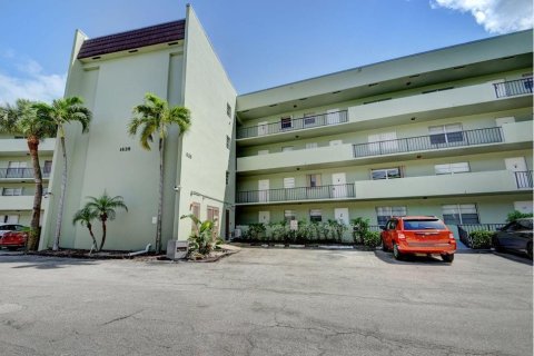 Condo in West Palm Beach, Florida, 2 bedrooms  № 1073581 - photo 1