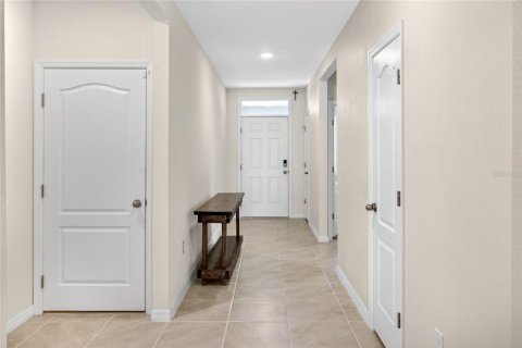 House in Lakeland, Florida 4 bedrooms, 168.34 sq.m. № 2201215 - photo 6