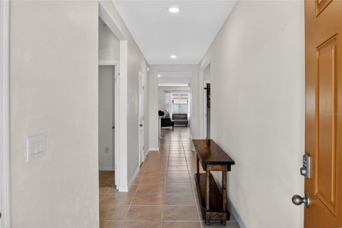 House in Lakeland, Florida 4 bedrooms, 168.34 sq.m. № 2201215 - photo 5