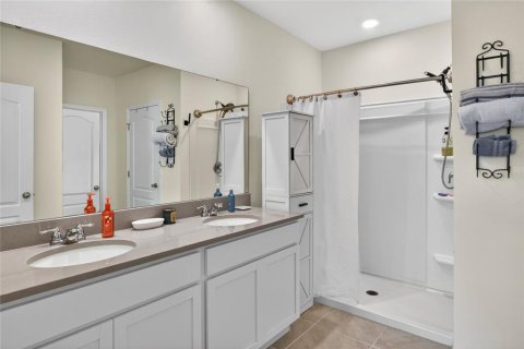 House in Lakeland, Florida 4 bedrooms, 168.34 sq.m. № 2201215 - photo 22