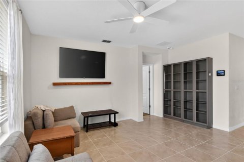 House in Lakeland, Florida 4 bedrooms, 168.34 sq.m. № 2201215 - photo 10