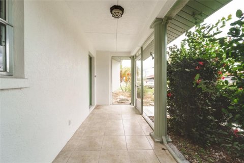 Villa ou maison à vendre à Venice, Floride: 3 chambres, 192.31 m2 № 2410154 - photo 14