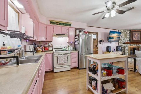 House in Trenton, Florida 2 bedrooms, 108.14 sq.m. № 2103470 - photo 10