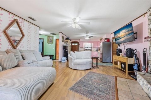 House in Trenton, Florida 2 bedrooms, 108.14 sq.m. № 2103470 - photo 5