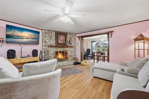 House in Trenton, Florida 2 bedrooms, 108.14 sq.m. № 2103470 - photo 6
