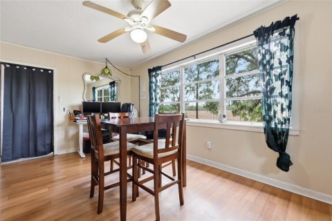 House in Trenton, Florida 2 bedrooms, 108.14 sq.m. № 2103470 - photo 8